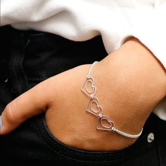 Dainty Hearts - Picture 1 of 2
